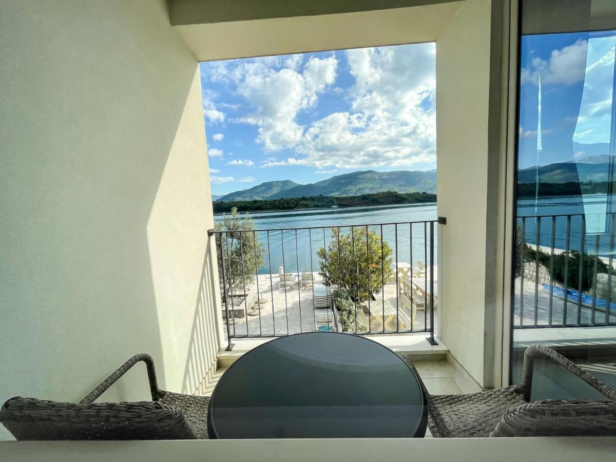 Apartments Maestral Tivat Eksteriør billede
