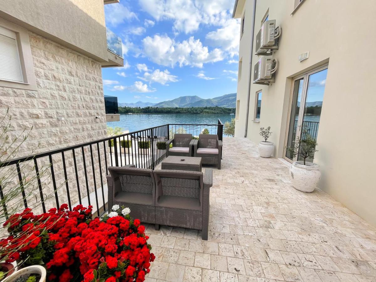 Apartments Maestral Tivat Eksteriør billede