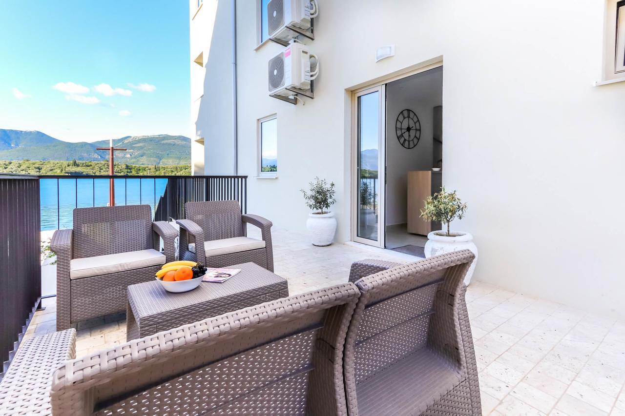 Apartments Maestral Tivat Eksteriør billede
